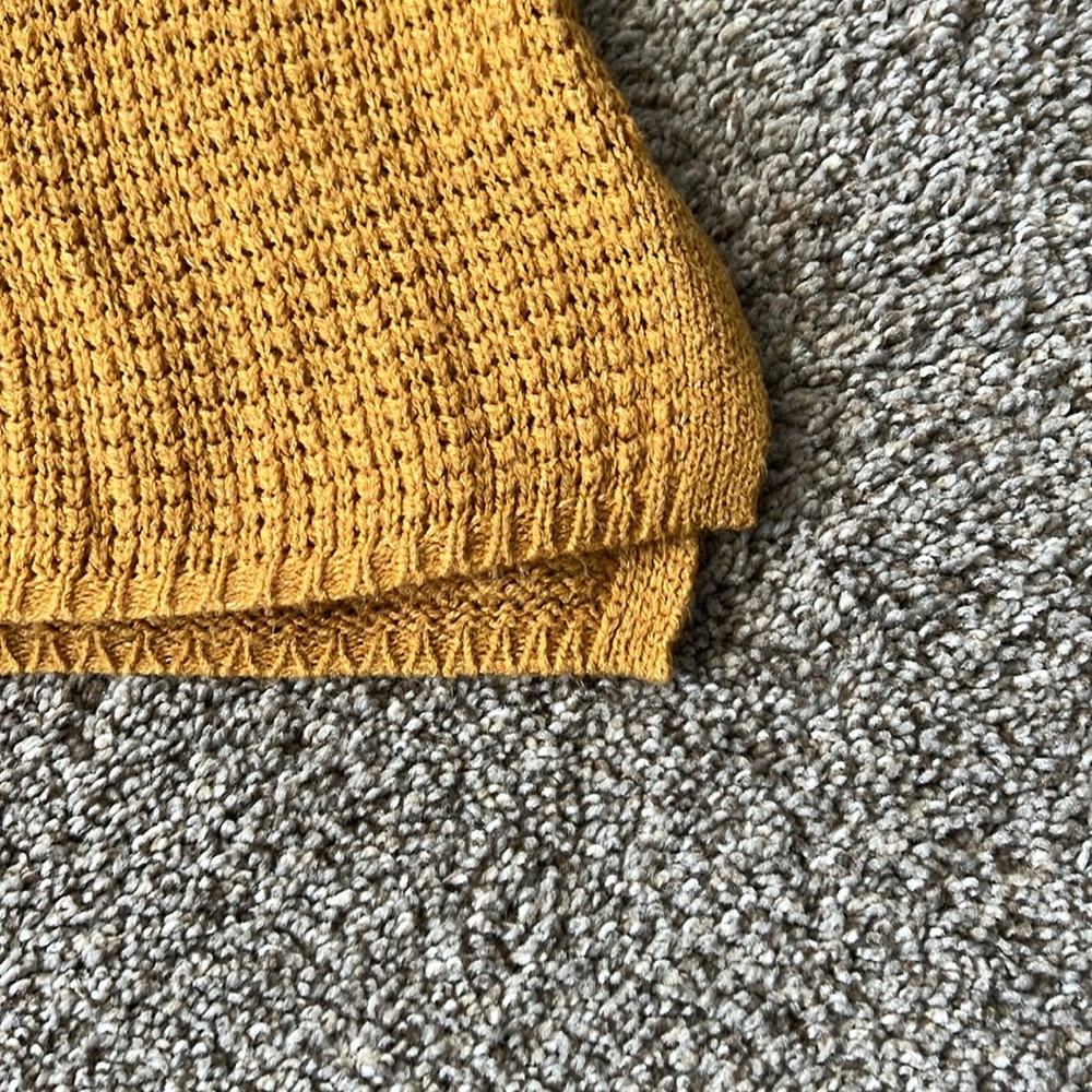 Sweaters - Picture 13 of 16
